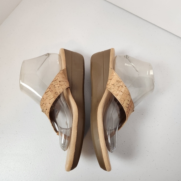 Aerosoles Comfort Memory Foam Wedges Thong Sandals Shoes Cork Womens size 10 - Picture 5 of 11